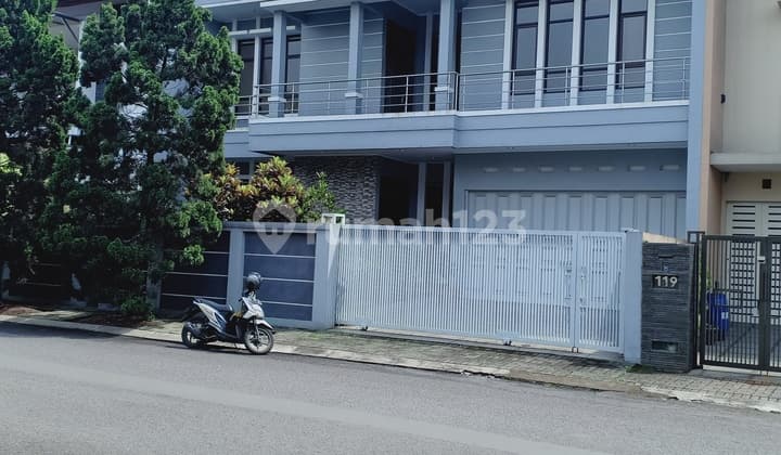 Mekar Wangi House. Minimalist