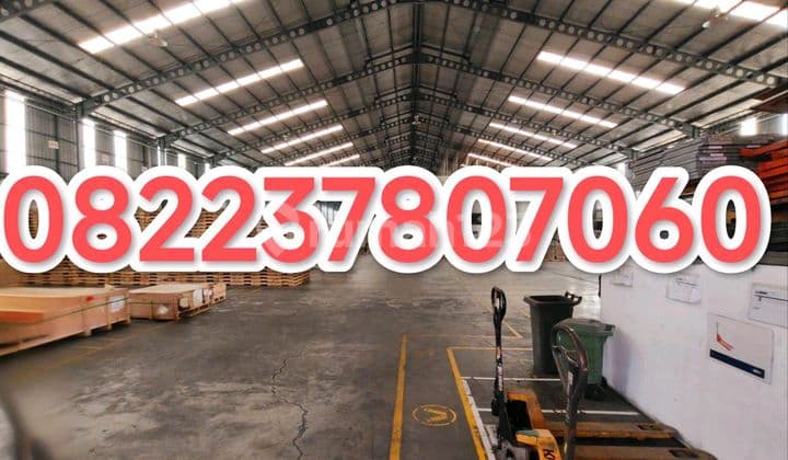 Excellent Extraordinary Greges Warehouse With Ready-to-Use Office