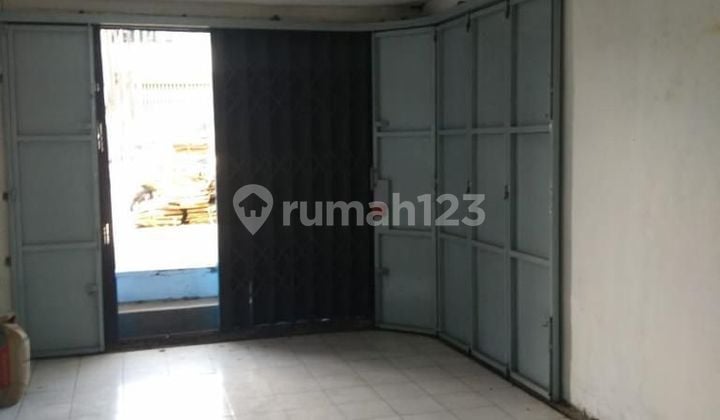 Ruang Usaha di Jl. Cibereum Bagus disewakan cepat