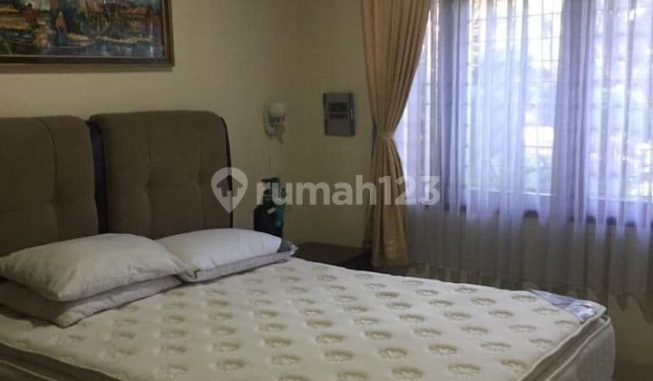Rumah mewah di Jl setra sirna 2 Lantai Bagus Timur Jual cepat