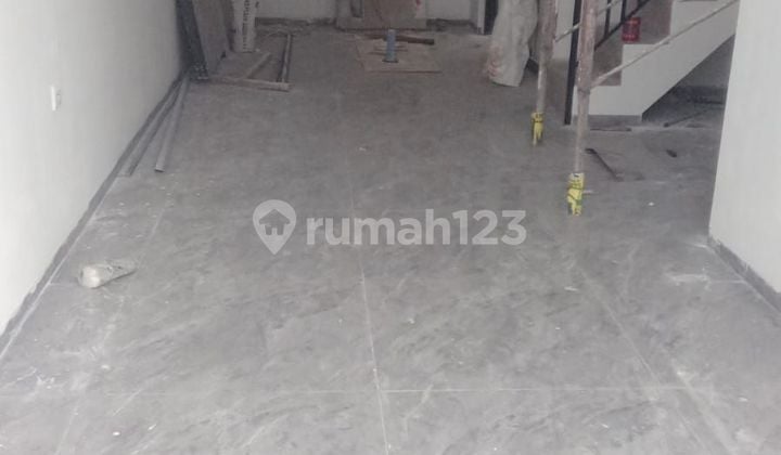 Rumah baru lux di Kopo permai 2 2 Lantai Jual cepat