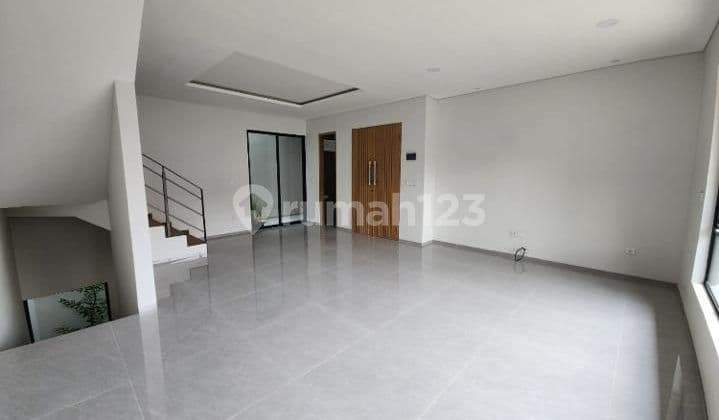 Rumah Baru Di Setraduta BAGUS JUAL CEPAT