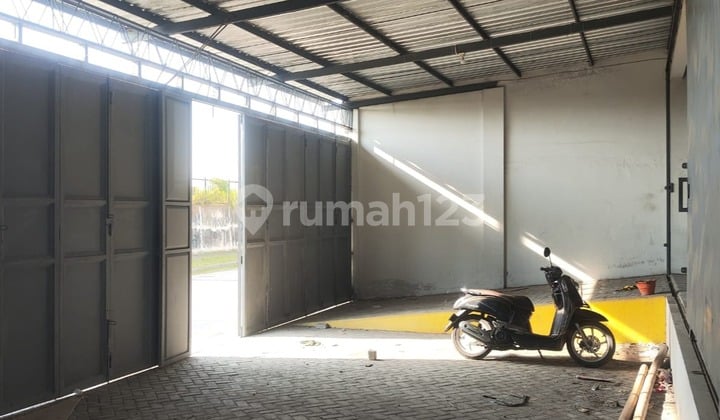 Gudang Strategis Siap Pakai untuk Usaha di Jalan Barito