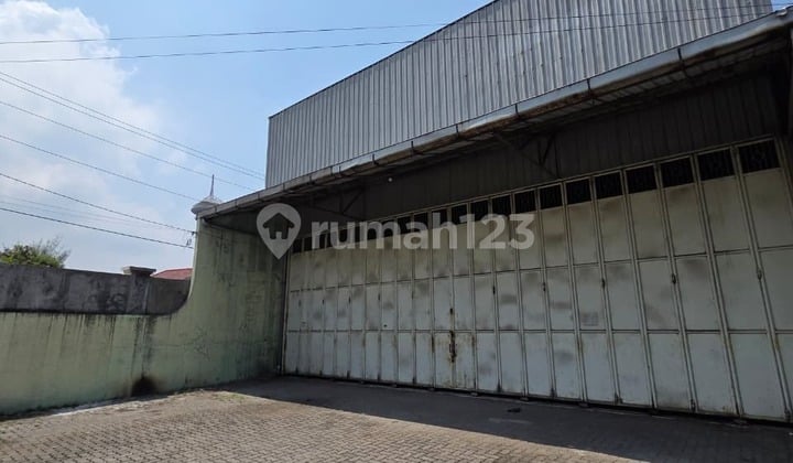 Strategic Warehouse Ready for Occupancy, Good Location on Jalan Gajah Raya