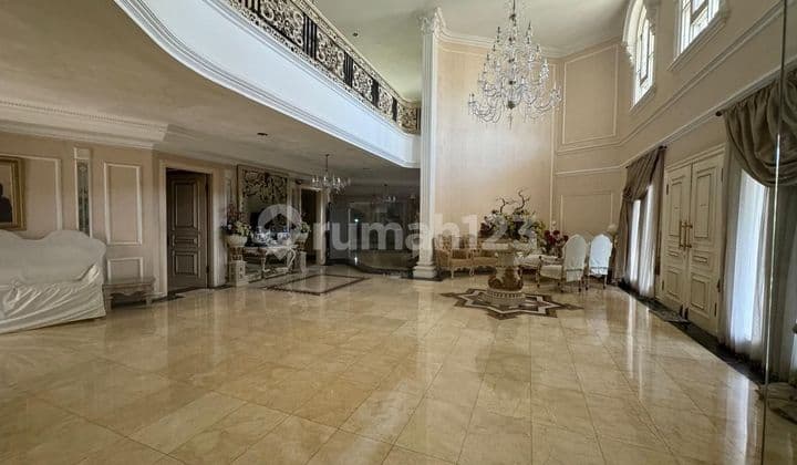 Rumah Klasik Style Di Perum Surabaya Barat