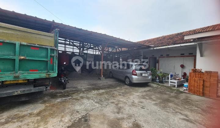 Ruang Usaha atau Gudang Jalur Lintas Provinsi di Cinambo