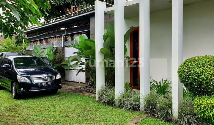 Rumah Luas dan Asri Cocok untuk Tempat Usaha dan Rumah Tinggal