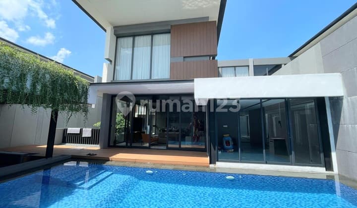 Dijual Cepat Rumah Mewah Lyndon Navapark BSD City dengan Pool