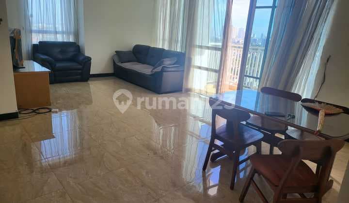 Furnished 3-Bedroom Apartment at Essence Dharmawangsa