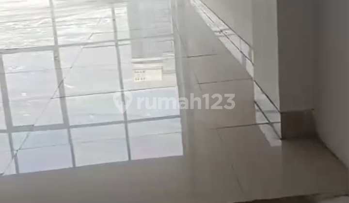 Disewakan Ruko 4 Lt di Pinggir Jalan Raya Salemba.jakpus