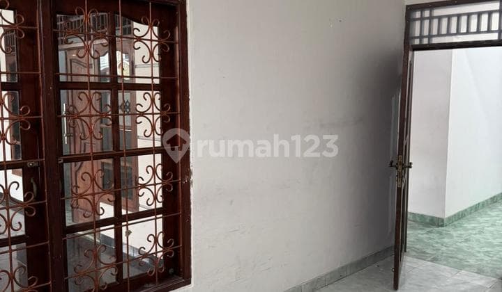Disewakan Rumah Hook 4 Kamar Tidur Di Rawamangun.jakarta Timur
