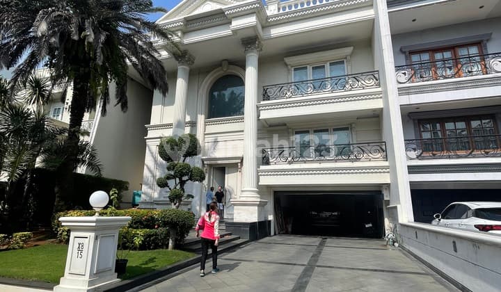 Rumah Pik1 Mediterania Resort 15x30,semi Furnish,full Marmer,depan Rumah Taman