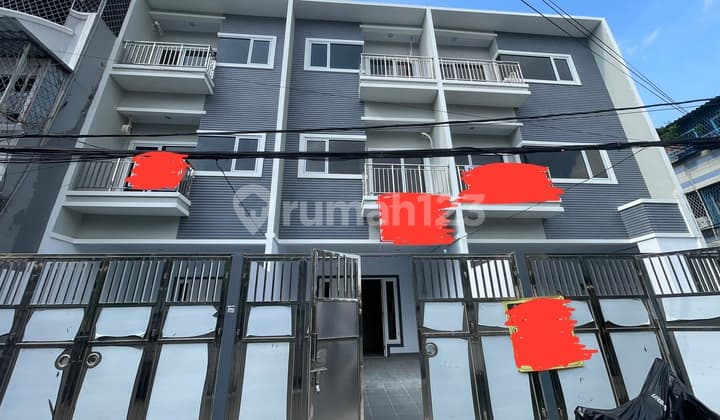 rumah teluk gong 4,5x15 brand new 3 lantai,minimalis,utara