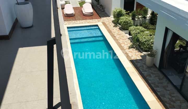 Luxury Villa Near Nyanyi Luna Beach Club