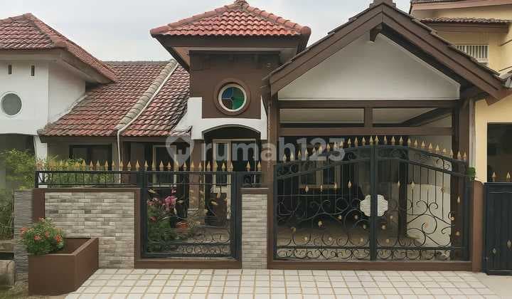 Rumah 2 Lantai Strategis Di Villa Galaxy