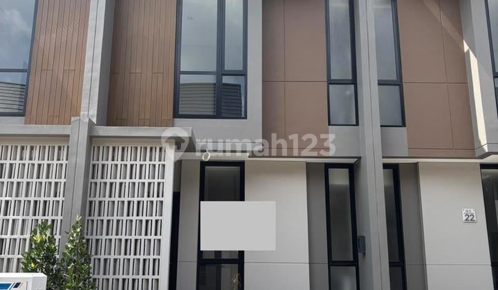 Disewakan Rumah Bagus Siap Huni Murah 2 Lantai di Sumarecon Crown Gading - Bekasi
