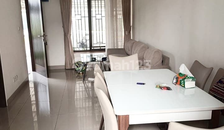 Rumah Buah Batu Square Siap Huni