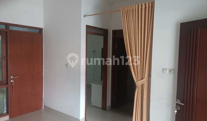 Derwati Mas House