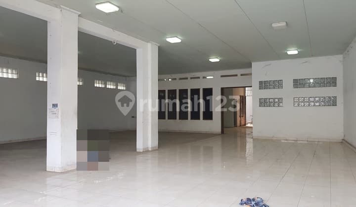 Versatile shop house in Kurdi, suitable for warehouse/ office/ minimarket/ residence.