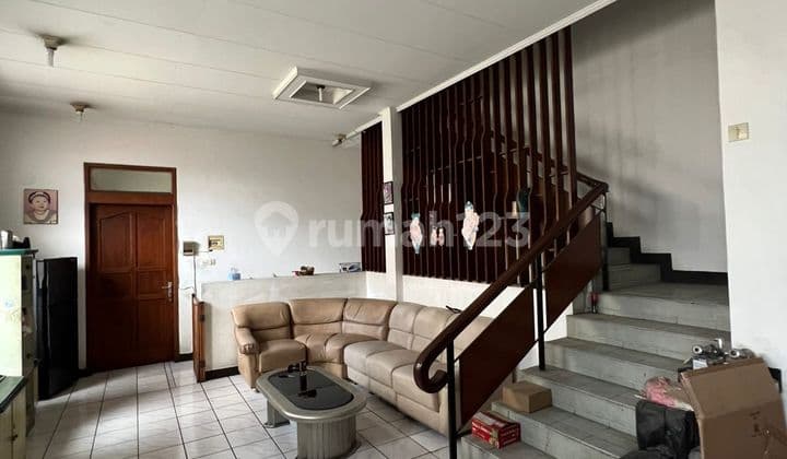 Old Chinatown Shophouse Strategically Located in the Center of Bandung City