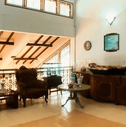 TURUN HARGA! Rumah Besar di Sayap Sarijadi Gegerkalong Bonus Kolam Ikan