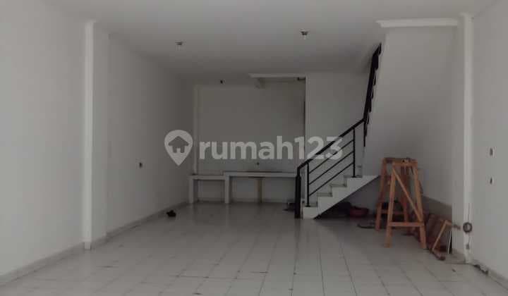 3-Story Shop House in Kopo Mas Suitable for Office or Warehouse