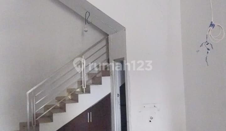 Shop house on Abdul Rahman Saleh main road