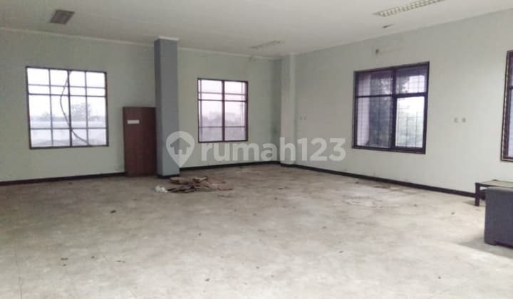 Toko/ Kantor dan Gudang Moh Toha Dayeuhkolot Jalan Utama