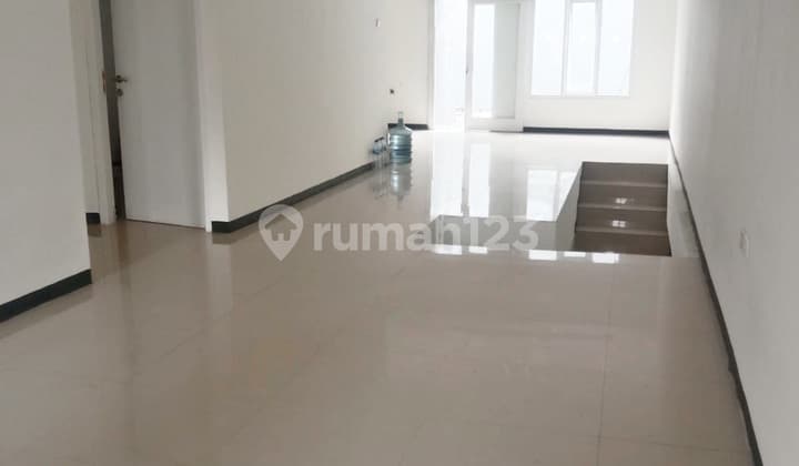 Rumah 2 lantai di Karasak Utara