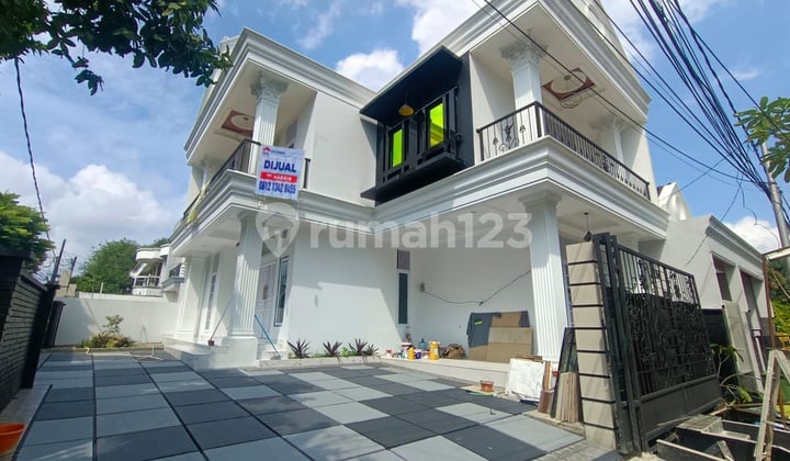 Brand New Cinere Hoek Modern House Carport Luas Bebas Banjir Murah