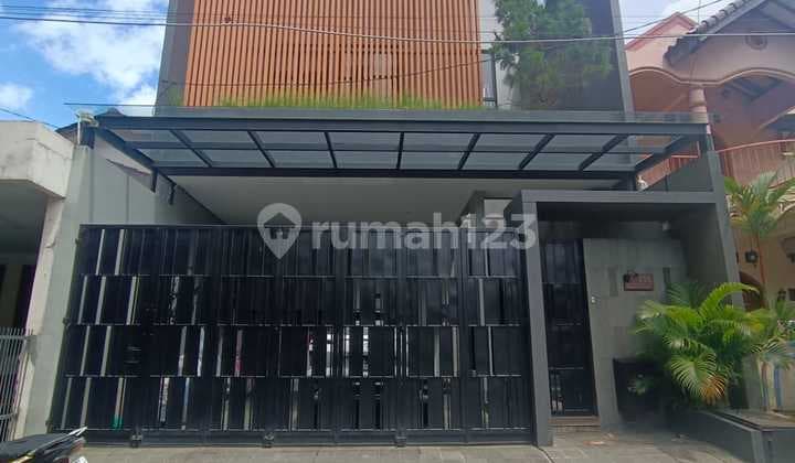 Rumah Modern Siap Huni Dalam Komplek Besar Bangunan 2024