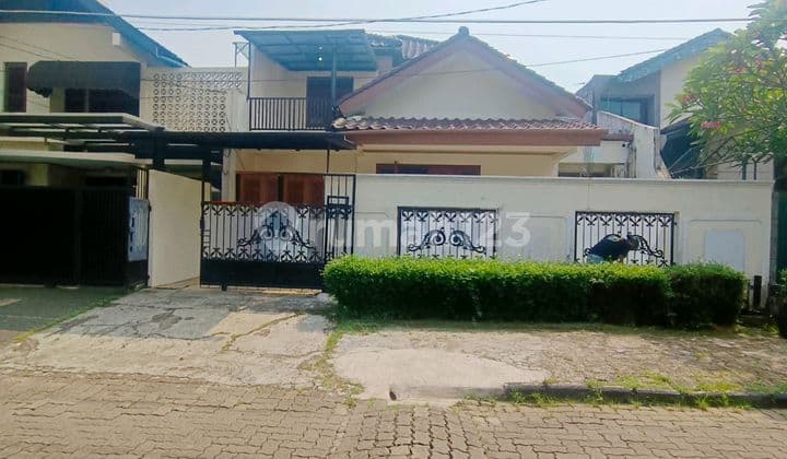 Cheap House for Rent in Lebak Bulus Inside Complex Near MRT
