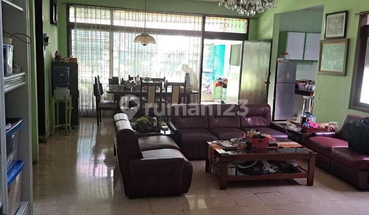 Comfortable Modern House Location in Lugina Andir