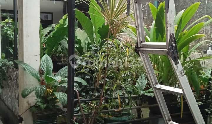 Rumah Nyaman Modern di Mainroad Sayap Burangrang