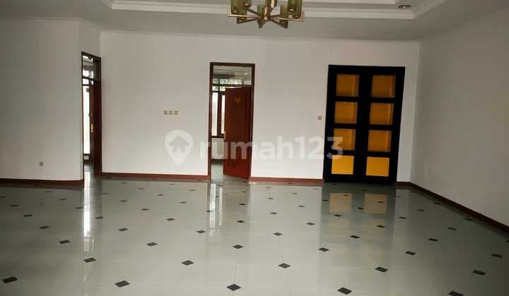 Rumah Nyaman Lux Hommey 2 Lantai di Holis Regency