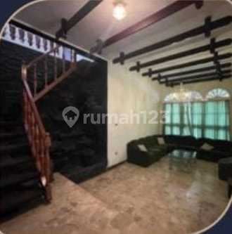 rumah besar siap huni posisi hook strategis di jalan ancol