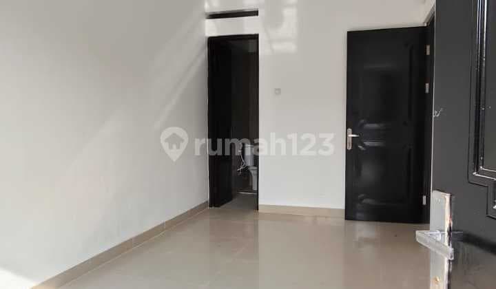 rumah nyaman minimalis 2 lantai di daerah turangga