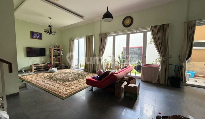 Rumah Plus Ruang Usaha Skala Besar di Arcamanik