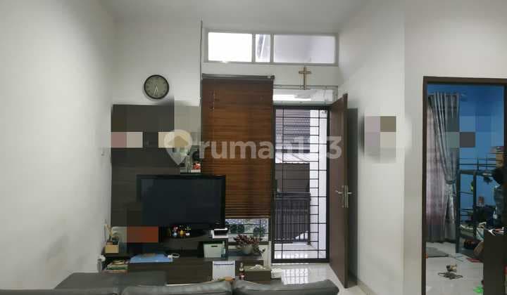 Rumah Modern Nyaman di Sariwangi Regency 2