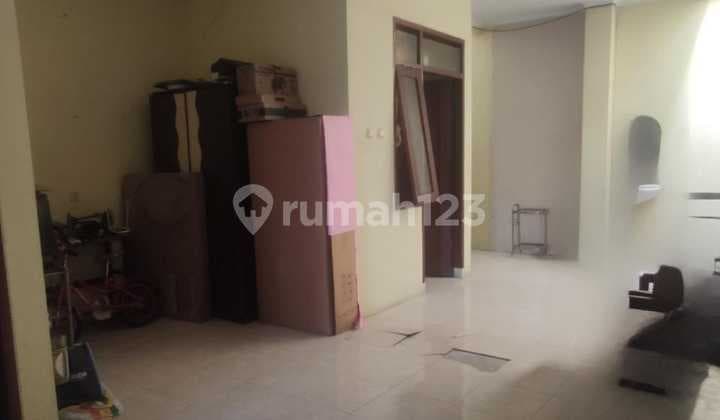 Rumah Modern 2.5 Lantai di Sayap Garuda Pajajaran