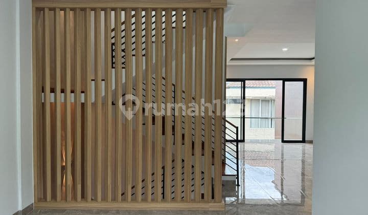 Rumah Modern Kawasan Asri dan Nyaman di Dago