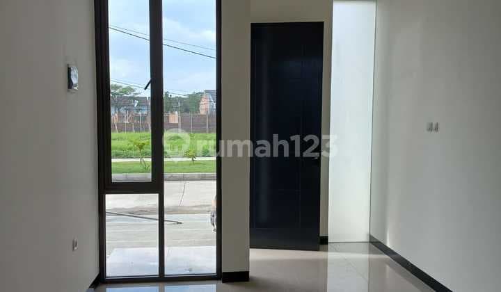 Rumah Minimalis Modern di Taman Kopo Indah