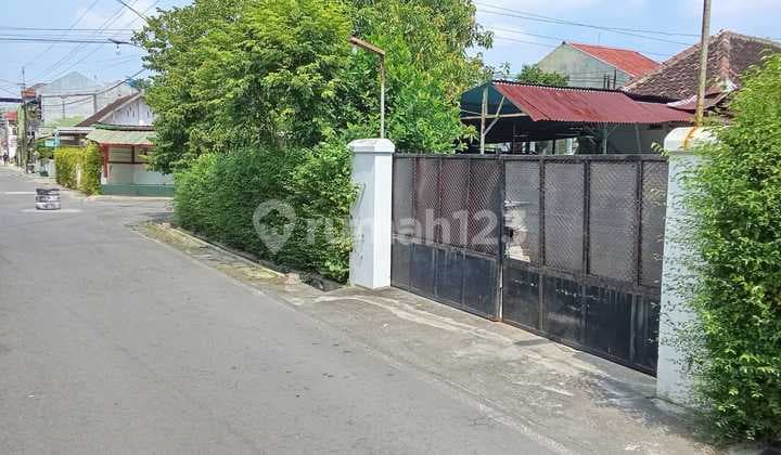 Dijual Rumah Lokasi Strategis di Jl. Kana Solo