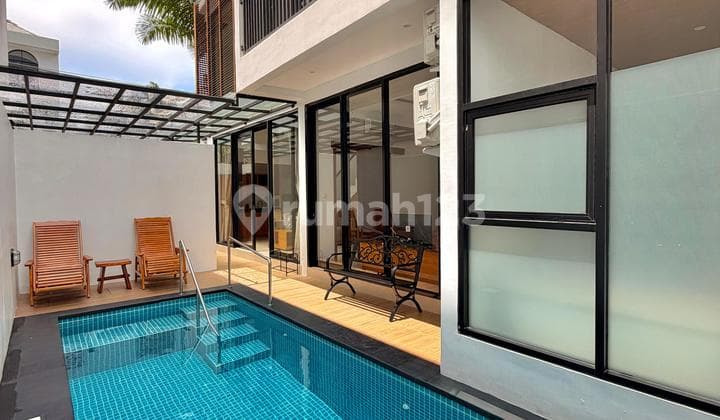 Villa Mewah dengan Tropical Design di Nusa Dua Bali