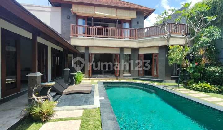 Modern Kalsik Villa in Berawa Canggu Bali