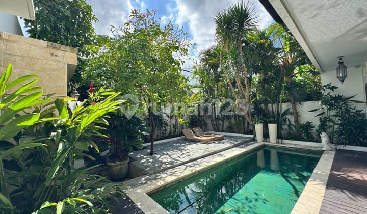 Villa 3 Kamar Tidur Di Jalan Utama Semer Kerobokan Bali