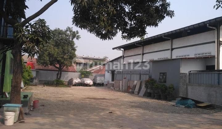 Gudang di Jalan Raya Narogong Bekasi, Bekasi