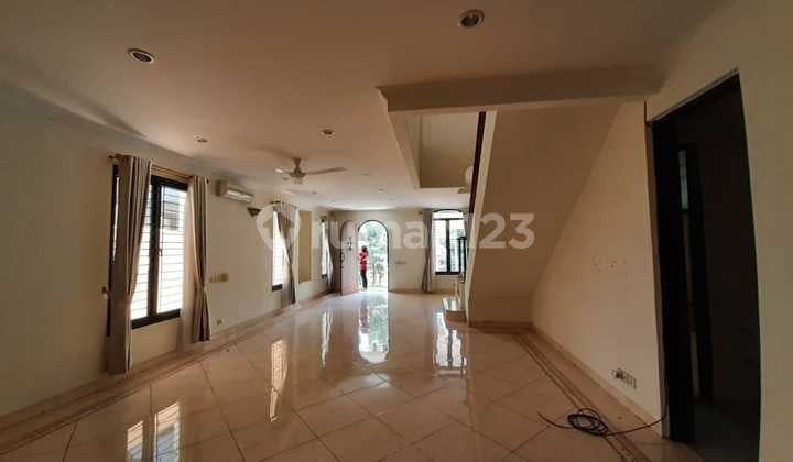 Rumah 2,5lantai Di Royal Serpong Village, Tangerang Selatan