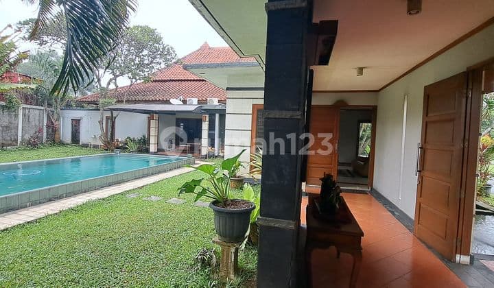 Rumah Lengkap Kolam Renang Pribadi di Bambu Apus Jakarta Timur