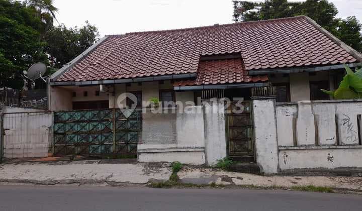 Rumah Non Cluster di Area Komersil Dipinggir Jalan Utama Cinere